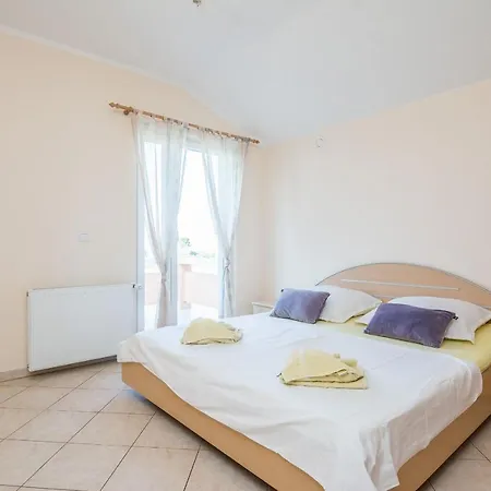 Hrskanovic Apartment Vir